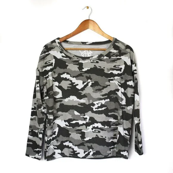 Chaser Camouflage Cozy Pullover Knit Top Size Medium - Picture 2 of 10